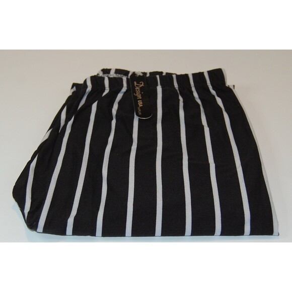 Extra Plus Size Black and White Vertical Pinstripe Leggings‎ - Picture 9 of 9